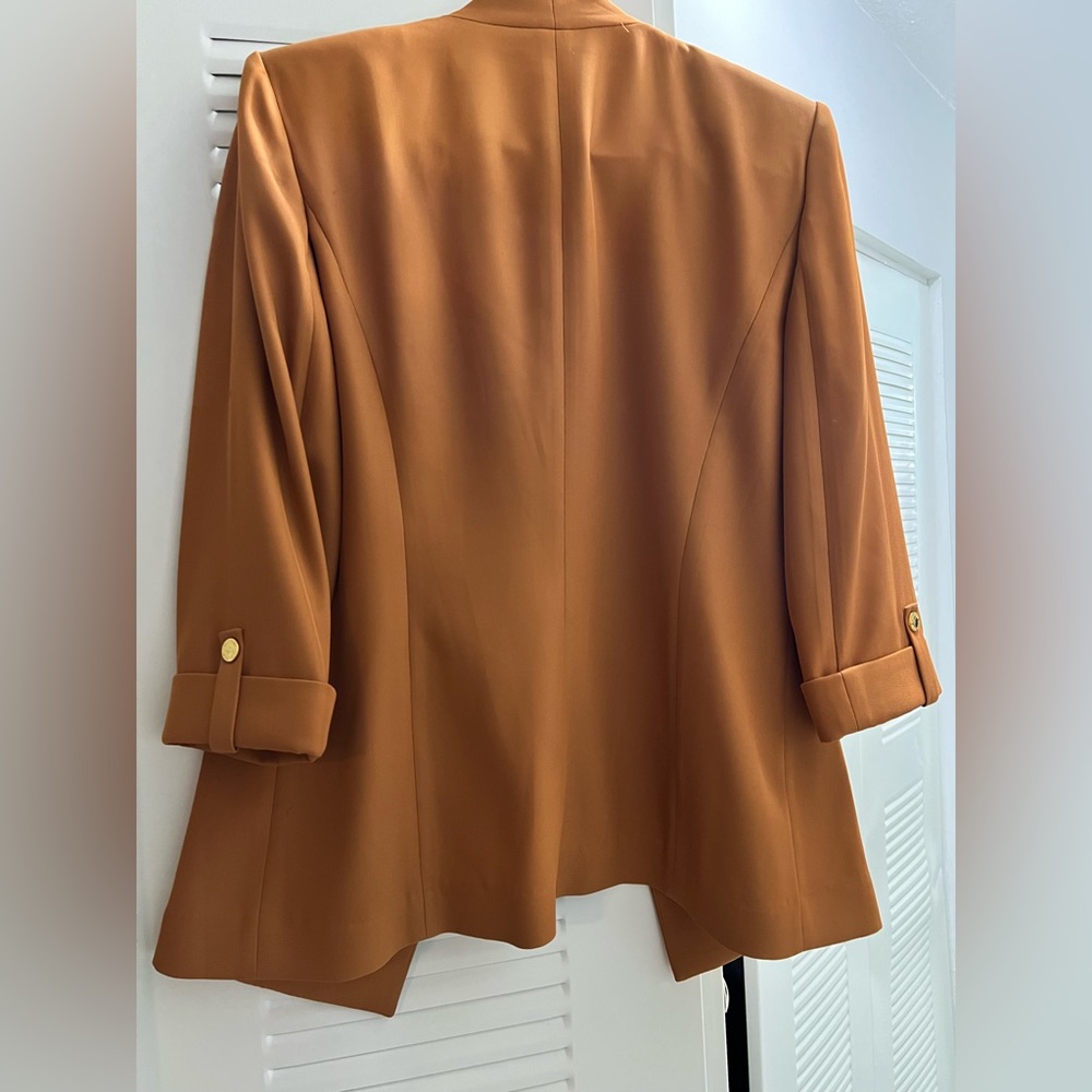 Calvin Klein - Picture 6 of 8